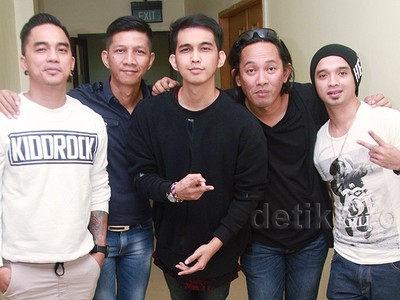 Naga Lyla Jadi Vokalis Ungu