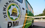 Daihatsu Serahkan 50 Gran Max ke Dewan Masjid Indonesia