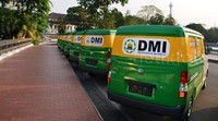 Logo DMI terpasang di pintu depan dan kaca belakang mobil. Pool/Aris Ginanjar/detikFoto.