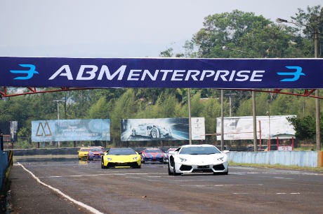 Mengenal Adu Cepat Lamborghini di Sentul