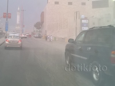 Badai Pasir Melanda Kota Jeddah dan Makkah