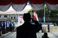Menurut Fajar, Demokrat tidak berusaha menggurui pemerintah. Namun mencari solusi atas permasalahan yang terjadi saat ini.