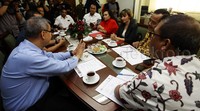 Pertemuan ini membahas berbagai program yang akan dilakukan dalam mengisi peringatan Hari Kesetiakawanan Sosial Nasional (HKSN) dan Hari Pahlawan.