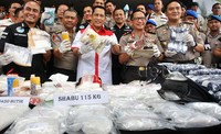 Kapolda Metro Jaya Irjen Pol M Tito Karnavian menjelaskan, pengungkapan kasus narkoba yang diungkap selama 2 pekan Operasi Nila Jaya ini, tidak terlepas dari peran Buwas pada saat menjabat sebagai Kabareskrim Polri. Lamhot Aritonang/detikFoto.