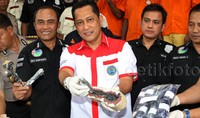Jenderal bintang tiga itu mengapresiasi kinerja Direktorat Reserse Narkoba Polda Metro Jaya. Ia juga berbangga hati atas keberhasilan Polda Metro Jaya dalam menangkap jaringan narkotika ini. Lamhot Aritonang/detikFoto.