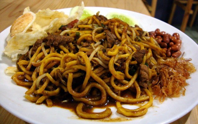 Mie Goreng Nyemek a la Jawa yang Gurih Manis Enak Buat Makan Siang