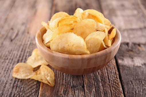 Ini Trik Praktis Bikin Keripik Kentang yang Kriuk Renyah