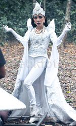 Hiii... Serem Banget! Bella Shofie Jadi Ratu Buaya Putih