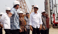 Pembangunan LRT fase I A membentang dari Cibubur-Cawang-Dukuh Atas sepanjang 24,2 kilometer (km) dan fase I B membentang dari Bekasi Timur-Cawang-Dukuh Atas sepanjang 17,9 km. Pembangunan prasarana seperti pekerjaan sipil dilakukan oleh PT Adhi Karya Tbk (ADHI).