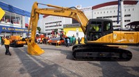 GM Tractors turut memeriahkan Mining Expo 2015.