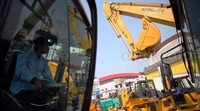 GM Tractors menunjukkan keunggulan alat beratnya.