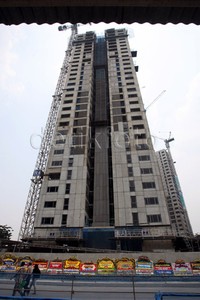 Hingga akhir Agustus 2015 pengembang tersebut berhasil memasarkan sebanyak 296 unit atau 88% dari tiga tower yang dipasarkan.