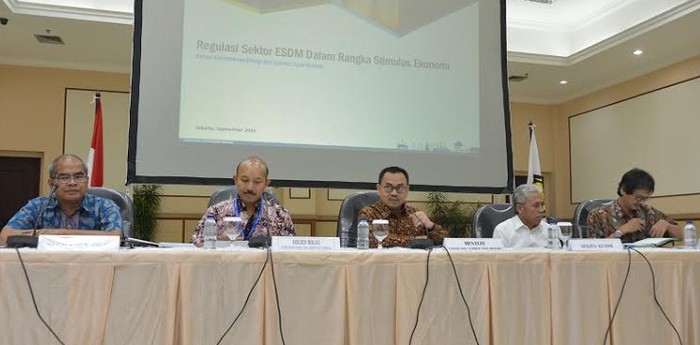 Minyak RI Diekspor, Pertamina Malah Impor