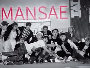 Seventeen Makin Bikin Jatuh Hati di Video Klip Mansae