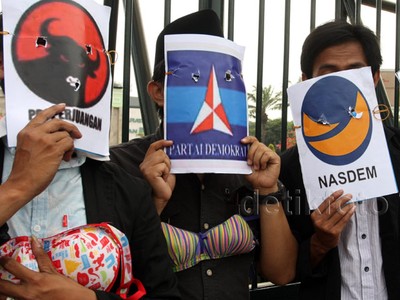 Demo Turunkan Jokowi-JK di DPR