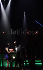 Pesta yang Tak Kenal Hari Kerja