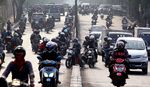 Pemotor Lawan Arus di Jalan TB Simatupang