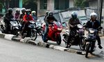 Pemotor Lawan Arus di Jalan TB Simatupang