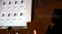 Melalui aplikasi ini, masyarakat dapat melaporkan pelanggaran-pelanggaran pilkada yang terjadi di daerahnya.