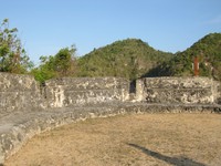 Traveler pecinta sejarah yang sedang liburan ke Gorontalo, jangan lewatkan datang ke Benteng Otanaha, Otahiya dan Ulupahu. Benteng tersebut bisa ditemukan di Kelurahan Dembe I, Kecamatan Kota Barat, Kota Gorontalo (Rangga/detikTravel)