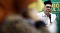 Helmy Faishal Zaini memberikan pemaparan.