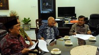 JK memimpin rapat internal soal paket kebijakan ekonomi. (Ist/Dok JK).