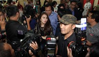 Sebelumnya, tersangka menjual bayi sejumlah artis lewat akun istagram 'jualbayimurahsegera' dan 'jualbayimurahsangat'.