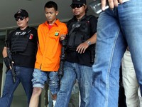 Pria bernama Mursalim (25) itu, ditembak polisi di bagian betis kirinya.