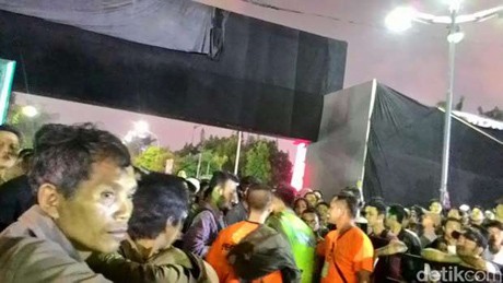 Kabar Loket Tiket Konser Bon Jovi yang Dibakar Hanya Hoax