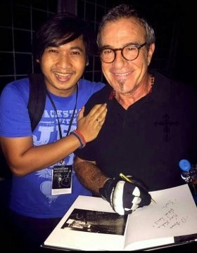 Wih Bikin Iri! Brian S07 Foto Bareng Drumer Bon Jovi