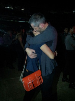 So Sweet! Wanita Ini Dilamar Saat Konser Bon Jovi Jakarta