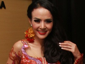 Kata Cynthiara Alona, Sosialita Bukan Cuma Bisa Arisan