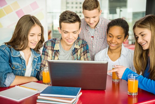 7 Makanan Ini Paling Banyak Dipesan Mahasiswa Amerika di Malam Hari