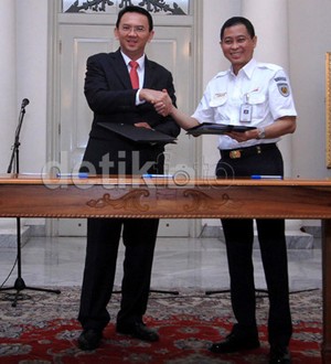 Ahok Serahkan Lelang Operator LRT ke Jonan