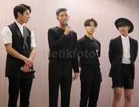 Rap Monster memberikan sedikit bocoran soal apa saja yang akan mereka tampilkan di acara nanti malam.