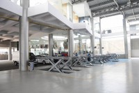 Kesembilan outlet baru Ford dibangun sesuai dengan standar desain global Ford Brand@Retail, yang menerjemahkan pilar brand Ford, yaitu Quality, Green, Safe dan Smart dalam bentuk ruang fisik diler dan membantu meningkatkan pengalaman pelanggan Ford secara lebih lanjut. Istimewa/Ford.