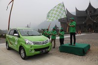 Tim “ECOPIA GO INDONESIA” akan mengunjungi empat (4) kota besar, yaitu Jambi, Palembang, Lampung dan Serang. Di setiap kota tersebut, tim akan bertemu langsung dengan konsumen lokal beserta para diler untuk menunjukan secara langsung data performa ban Ecopia dalam hal penghematan bahan bakar.Isteimewa/Bridgestone.