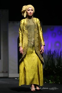 Jeny Tjahyawati The Beauty of Songket Melayu Deli. Indonesia Internasional Islamic Fashion & Products 2015 Ethnic Urbanovative at Jakarta Convention Center. Jakarta. [Foto: Mohammad Abduh/Wolipop]