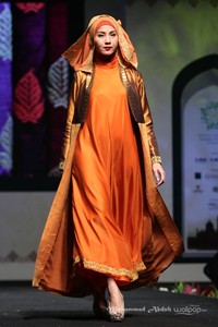 Jeny Tjahyawati The Beauty of Songket Melayu Deli. Indonesia Internasional Islamic Fashion & Products 2015 Ethnic Urbanovative at Jakarta Convention Center. Jakarta. [Foto: Mohammad Abduh/Wolipop]
