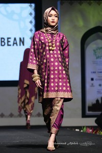 Ghea Panggabean. Indonesia Internasional Islamic Fashion & Products 2015 Ethnic Urbanovative at Jakarta Convention Center. Jakarta. [Foto: Mohammad Abduh/Wolipop]