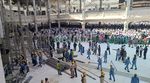 Pekerja Perbaiki Masjidil Haram Yang Rusak Karena Crane