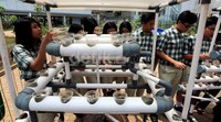 Proses pendidikan yang memberikan kesempatan kepada siswa untuk berinteraksi langsung dengan alam akan meningkatkan semangat belajar dan prestasi siswa.