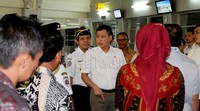 Dia melihat bandara kelas II yang dikelola UPT Ditjen Hubungan Udara Kemenhub tersebut sangat bersih dan terawat.