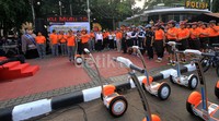     Total jajaran polisi yang patroli menggunakan segway berjumlah 10 personel. Patroli dilakukan dari Jalan MH Thamrin hingga Bundaran HI. Pool/Lamhot Aritonang/detikFoto