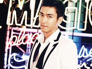 Siwon SuJu Tuai Kontroversi karena Retweet Anti Pernikahan Sesama Jenis