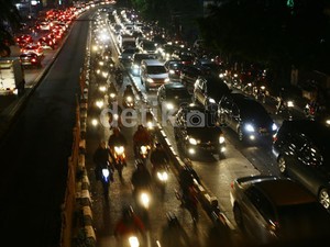 Kalau Sering Kena Macet, Ganti Oli Sebaiknya Setiap 5.000 Km