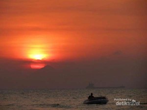 Skripsi Bikin Galau, Rileks Dulu ke 5 Pantai Cantik Ini
