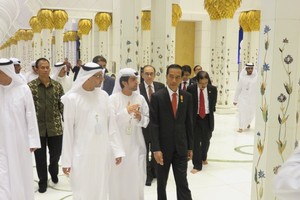 Saat Jokowi Terpukau Masjid Agung Sheikh Zayed, Abu Dhabi