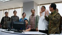 Acara ini juga dihadiri CEO PT Anabatic Technologies Tbk Handojo Sutjipto, Komisaris Independen PT Anabatic Technologies Tbk Betti Alisjahbana, Presiden Direktur PT Q2 Technologies  Sumarto Santosa, dan Presdir IBM Indonesia Gunawan Susanto. Pool/Kemenkominfo.