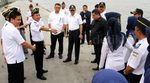 Aksi Jonan Blusukan di Bandara Kalimarau